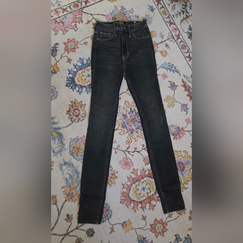 Hollister Ultra High Rise Super Skinny Jeans Size 00 Never Worn NWT